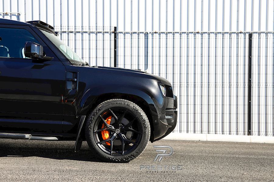 Land Rover Defender 110 installed with Vossen HF-5 alloy wheels